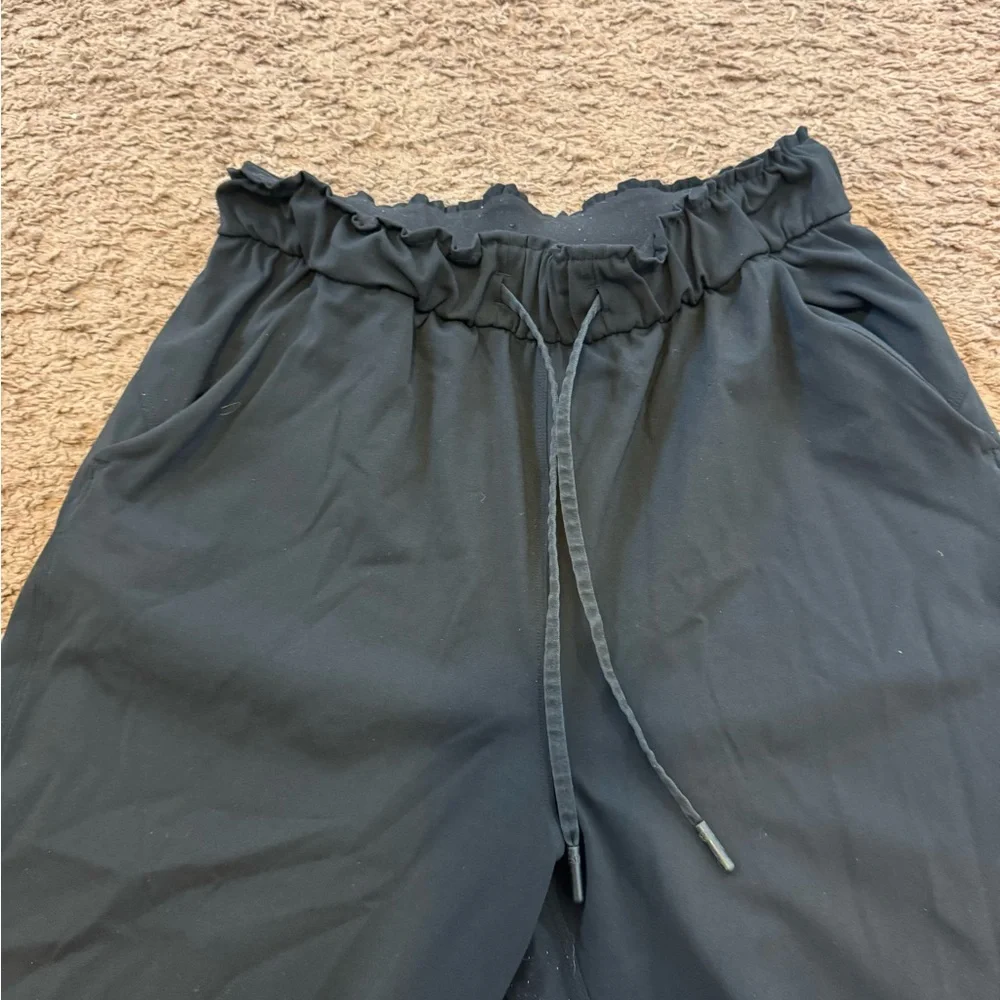 Lululemon Black Stretch High Rise Jogger Pants Pull On Drawstring 6 $128 - Picture 3 of 9